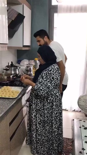 Ruhumuzda Var Ne Yapalım 😂❤️🌹😍 Tüm Dostlar sayfamıza bekleriz ♥️🖐️ ⭐ ♥️ ⭐ 💚 ⭐ TAKİP ET: @dostluk_halay . BEĞEN:👍 . KAYDET:📥 . YORUM YAP:📨 . . . . . #dostluk_halay ⬅️#amed #siirt #mersin #bitlis