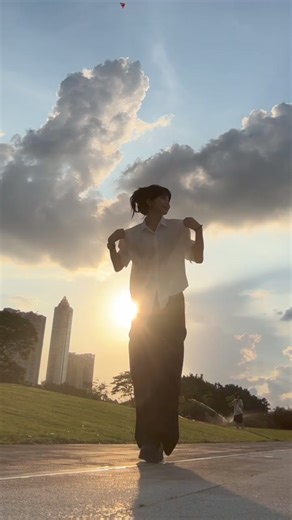 900 Dance Studio - #茜茜Xixi #广东 #kellyclarkson #CatchMyBreath | 1M Dancer Club