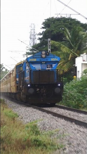 WDP-4 Honking Entry | train | railways| train shorts | wdp4 | wdp4d | wdp4d honk | hhplocomotive