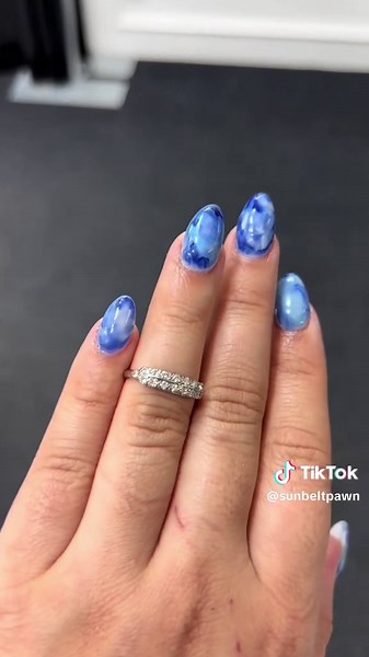 Discover Unique Gold Jewelry at Our Pawn Shop