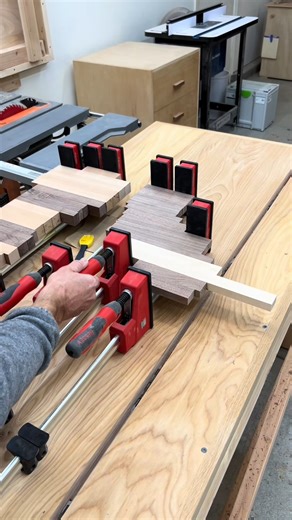 How I make my state signs from start to finish. Thought this would be a nice little addition to my shop and I love the epoxy inlay which was on purpose and not by accident. To | Maxine Janet | Facebook