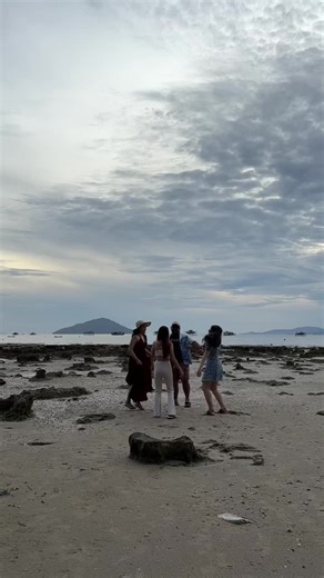 OM BEAR🐻 (@chulo_papi93)’s videos with Dancing Queen - ABBA