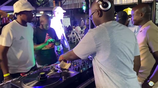 Duplay Mashitoa II Hector Pietersen 📹Marco D'Mel We Can Feel It In Our Bones" Duplay Music Vs. Mminathoko Tonkie Le Pere 002 @Mako's Restaurant Klerksdorp 26 Dec 2025 Tickets are available right here 👇 https://computicket-boxoffice.com/e/2-man-show-invades-maweza-X1NpwK | Tronix The Chef