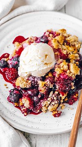 Cherie | Maple Berry Crumble that is guaranteed to be a crowd pleaser! Made with real, simple ingredients that nourish the body, it’s the perfect... | Instagram