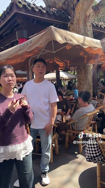 Kota LGBT Chengdu: Destinasi Unik di China