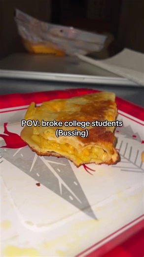 Kraft dinner tacos 🌮🤪 #fyp #fire #winnieandlibby #famous #ranch