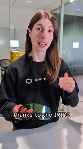 IRID® electronic lens 100 times faster The Bot 2 can adapt its color to ambient light in 0.09 seconds, more than 100 times faster than traditional photochromic lenses. The first sports glasses with IRID® electronic lenses. Able to adapt their hue to light in less than 1 second. IRID® electronic lens Without batteries Waterproof Adjustable temples | Out Of