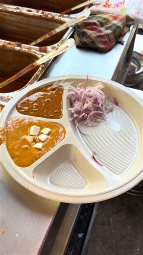 ₹70 Aloo Naan Thali with Raita.😳😋 #viral #food #foodie #indianfood #indianfoodies #viral #fyp