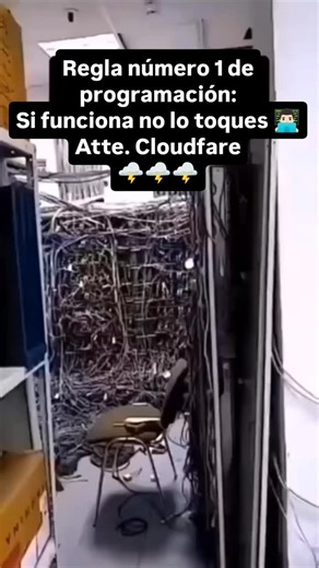 Memes Para Programadores on Instagram: "Alguien no entendió la regla número 1 🫢👨🏻‍💻🌩️ #cloudfare #programacion #servidores #linux #javascript #python #php #ia #chatgpt"