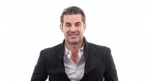 IIN Head of Brand Jim Curtis talks about our business course offerings designed by the most innovative entrepreneurs in health and wellness to give you the tools you need to take your business to the next level! To learn more from IIN Partner Marie Forleo and join the B-School program with special bonuses from IIN, sign up here: https://bit.ly/2Ssb8bv IIN Bonuses: Free tuition for IIN’s self-paced book-writing course (only available to the first 100 students) Special access to IIN’s online summi