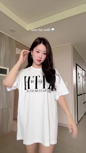 Stylish Rainy Day Outfits in Seoul, Korea