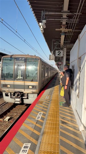 207系S27+T13編成普通西明石行きが西宮駅を発車するシーン！ #鉄道 #電車 #普通列車 #207系 #jr西日本 #発車シーン