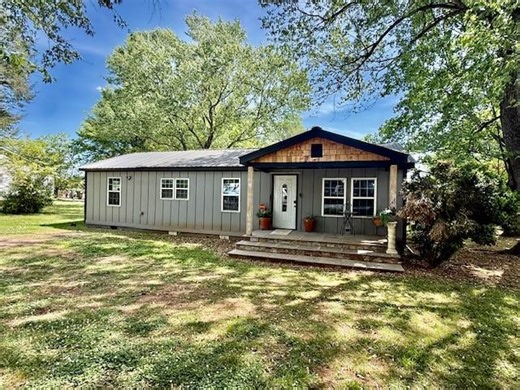 206 West Dr, Calhoun, GA 30701 - MLS 7754377 - Coldwell Banker