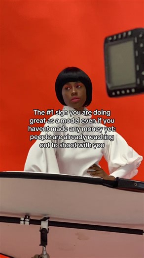✨One of the Most Overlooked Ways to Get Paid as a Model✨ When I first started, I thought modeling money only came from runway or agencies. Spoiler alert: I made $0 with my first agency 🤦🏾‍♀️. One of the first REAL checks I cashed? 👉 Print Campaigns. Magazines, billboards, lookbooks, posters, flyers—print work is everywhere. And guess what? Every single one of those placements has a paid model behind it 💼. Here’s the truth: ✔️ Print pays well when you know your niche   market ✔️ The right por