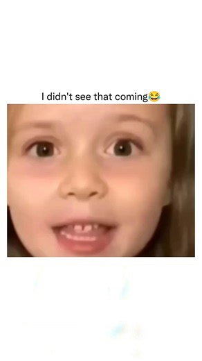 Bitcoin Clips | Crypto on Instagram: "E = mc² — three simple symbols that changed how we see the universe. ⚡️✨ Einstein’s legendary equation revealed that energy and matter are two sides of the same cosmic coin. 💫 It means every atom, every star, every heartbeat holds unimaginable energy within. 🔥 From the birth of the sun to the glow of a lightbulb, E = mc² connects everything — proving that even the smallest things can hold infinite power. So next time you feel small, remember: you’re made o