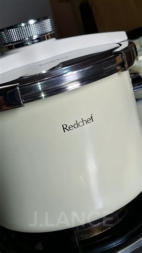 Redchef 6L Explosion-Proof Pressure Cooker: Safe, Fast & All-Stove Ready! 🍲 Description: Cook meals up to 70% faster with the Redchef 6L Pressure Cooker! Made from 304 stainless steel (no PFAS/PFOA), it’s explosion-proof with safety features like pressure valves and a secure clamp lid. Works on gas, electric, induction, and ceramic stoves—ideal for soups, stews, and family meals. Easy to clean and built to last! #PressureCooking #SafeCooking #AllStoveReady #StainlessSteelCookware #RedchefPressu