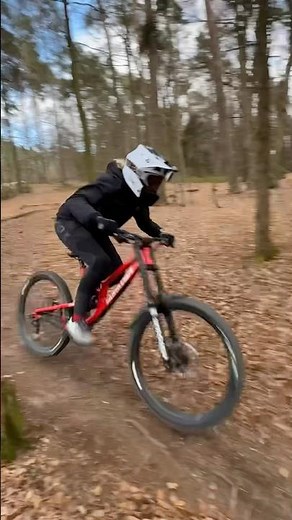 Bikepark Beerfelden Roots and Single Trails #dhgirl #downhillmtb #santacruzbicycles #downhillgirl