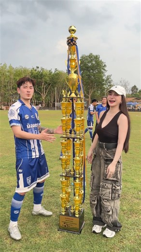 สนุกมากครับ ฟุตบอลการกุศล อนุโมทนาบุญกับทีมงานด้วยครับ 🦁💙 #น้องเชลซี #HEETEEทีมพี่ก้องห้วยไร่ #น้องเชลซีแก๊งล้านวิว | MAM MOS