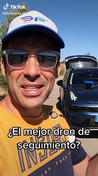 El punto fuerte del #skydio2 es su seguimiento 🤩 Lo hemos probado a fondo y aquí tenéis una de las pruebas siguiendo a un coche. #skydio #drone #seguimiento #tracking #dron #dronereview #skydio2plus