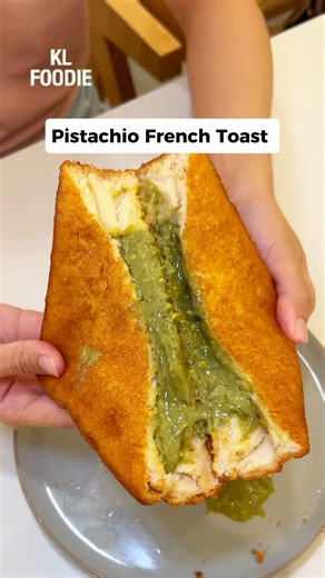 French Toast with oozing Pistachio fillings & more 💚📍 Nasi Lemak by Super Kitchen (non-halal) | KL Foodie