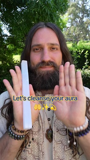 ✨️Let's cleanse your aura | ASMR REIKI》 I have been sent to remind you just how loved you are at every given moment. I am sending you infinite amounts of love 💛 #asmr #asmrvideo #reikihealing #energyhealing #reiki #cleanse #aura #lightworker #starseed