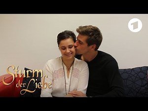 Unsere SchauspielerInnen singen unser Titellied | Sturm der Liebe