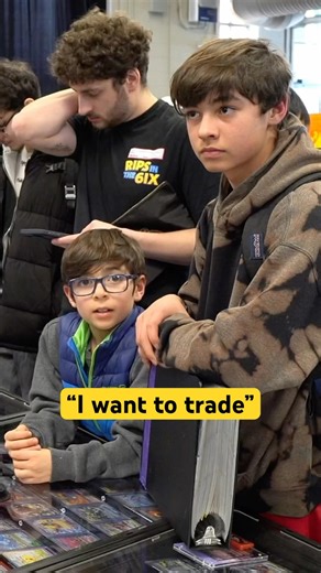 Helping Kid With Trade Up Challenge #pokemonchannel #cardshow