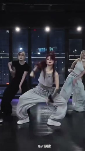 新年圣诞节美丽的神话平安夜 #dance #chinesedancer #chineseclassicaldance #acrobatics #douyin #ballerina #kpop #練舞