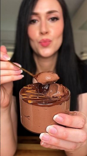 Chocolate Yogurt Pudding (ONLY 5 INGREDIENTS!) #healthy #recipe #chocolate