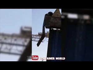 Loading containers with 3 spreader locks?? ACCIDENT is waiting to happen!!