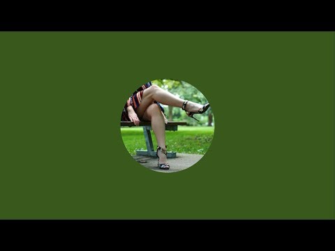 Anklets, oil, heels…