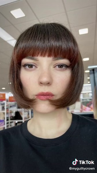 Expert Bang Trim Tutorial for a Fresh Look