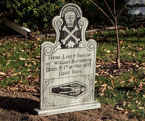 Making Billy's Tombstone From Hocus Pocus