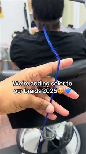 These blue braids 😍😍#braidstyles #colorbraids #knotlessbraids #smallbraids