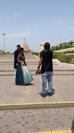 2.1M views · 3.2K reactions | Couple shoot #outdoorphotography #nature #photography #naturephotography #outdoors #outdoor #photooftheday #landscapephotography #landscape #naturelovers #hiking #photographer #portrait #ig #portraitphotography #travelphotography #mountains #picoftheday #canon #photoshoot #travel #instagood #outdooradventures #adventure #outdoorlife #wildlife #sunset #photo #love #explorepage | Dilu's Photography | Facebook