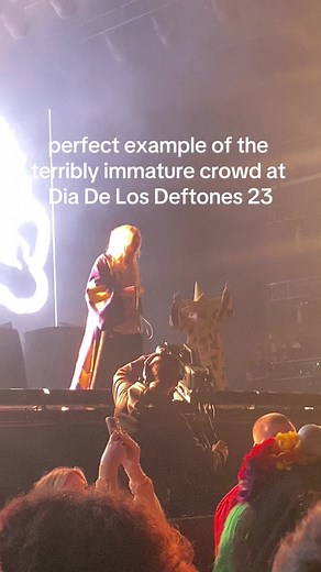 Booing and yelling slurs is crazy yall. #diadelosdeftones #deftones #100gecs #hyperpop #fyp #diadelosdeftones2023 #knockedloose