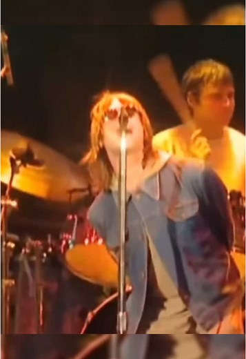 Oasis Live Setlist: Roll With It and More Hits