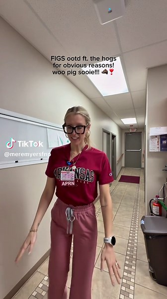 @wearfigs OOTD!!!! These are best pants pls make them in every color!! #nursepractitioner #nursetok #ootd #workingmom #nurse