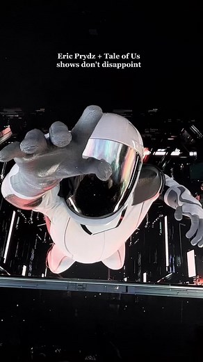 The Future of Music Festivals: Visual Synchronization