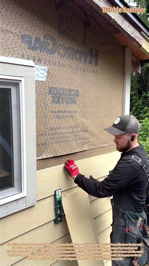 Revêtement extérieur : pose de panneaux de bardage sur la façade d'une maison
