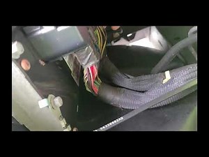 Jeep grand cherokee wk(05-10)stuck in gear (possible fix) DO This! before you drop tranny pan. 5.7