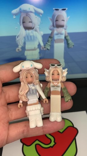 Custom Roblox Avatar Figures: Fanum Tax and Rizzler Gear