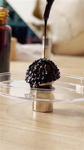 Découvrez le Ferrofluide : Science Fascinante !