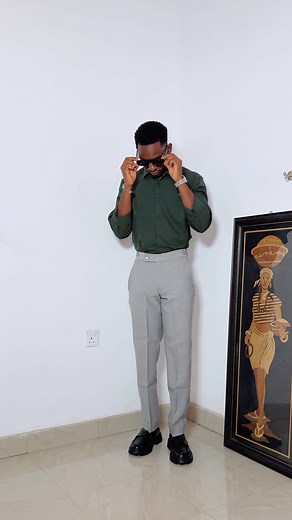 Essential Colors for Men's Formal Trousers Build a versatile wardrobe with these 5 core colors: Navy Blue: Timeless for business and formal events Charcoal Gray: Sophisticated and adaptable Black: Elegant for formal occasions Light Gray: Modern and refreshing Beige/Khaki: Perfect for casual formal settings These foundational colors make mixing and matching with shirts, blazers, and accessories a breeze! Save and share with friends! #FashionEssentials #MensFashion #FormalTrousers #StyleTips #Ward