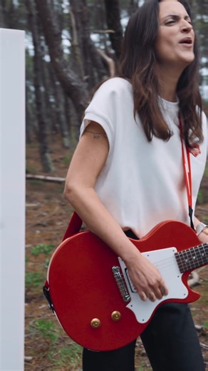 Mon nouvel album "Trouble Coming" est disponible partout ! | Laura Cox