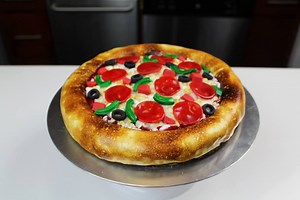 2.8K views · 113 reactions | You are going to love this to ‘pizzas!' Presenting #FastFoodDay with the one and only Chelsweets! Step by Step tutorial here: goo.gl/NtZyEk #junkfood #fastfood #foodart #cakeart #fondantart #pizzacake #pizza | Satin Ice | Facebook