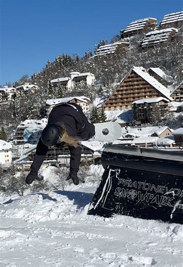 Switch Rails in Snowboarding: A Fun Challenge!