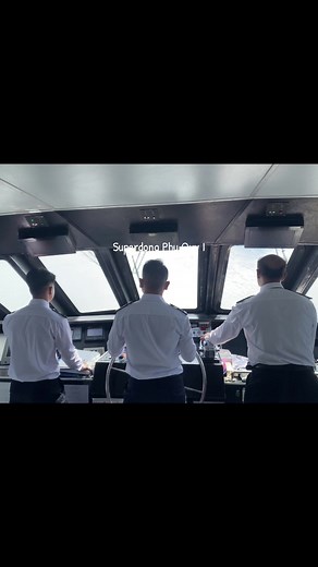 Mùa sóng bắt đầu🌊🛳️ #đảophúquý #taucaotoc #phúquyisland #xuhuong #viral #fyp #superdong @Bảo @Nguyễn Nhân