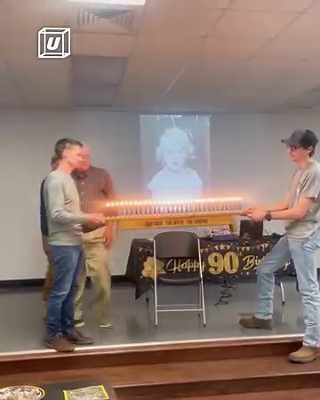 555K views · 2.3K reactions | Crank up the leaf blower    | UNILAD | Facebook