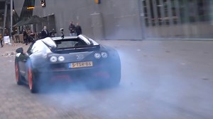 Bugatti Veyron Burnout Deserves a Round of Applause